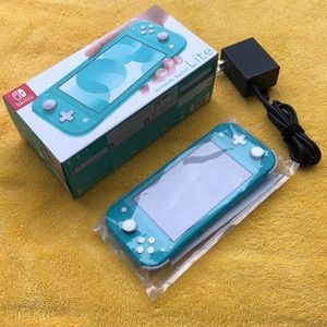 Nintendo Switch Lite + Animal Crossing game